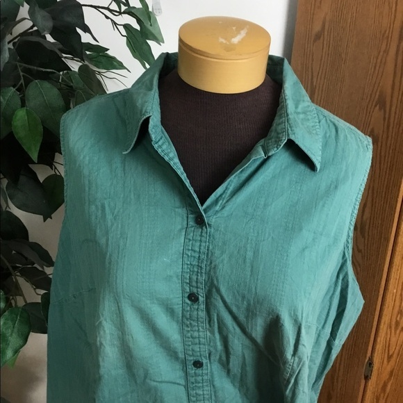 ST Johns Bay 1X womans stretch green button down sleeveless top - Picture 3 of 12